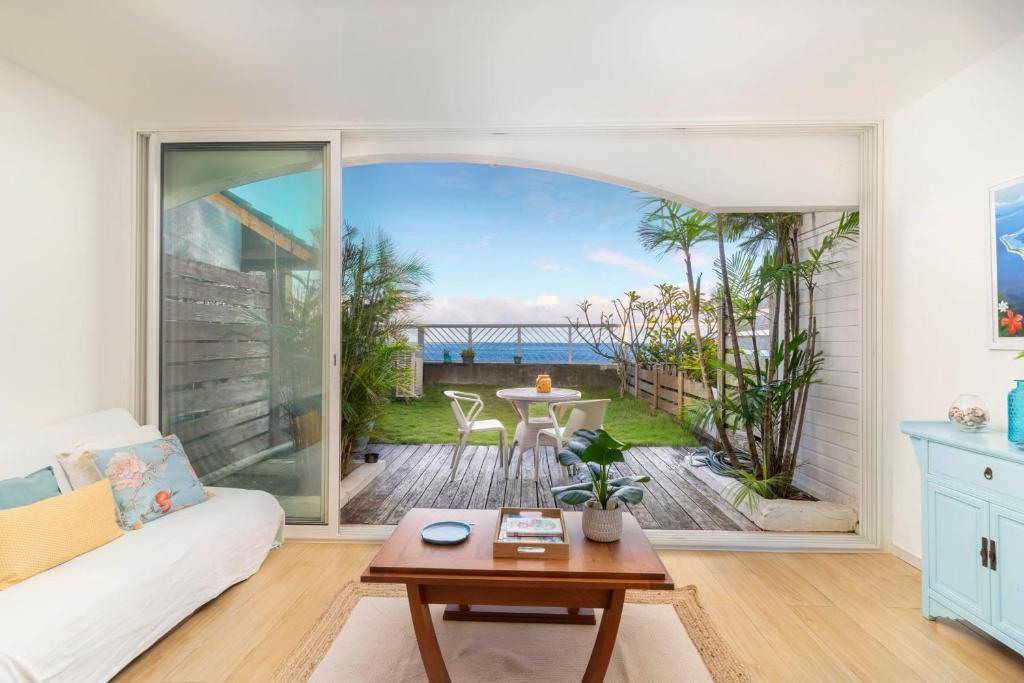 Photo of RESIDENCE SUNSET BEACH Studio sur la plage in Puna auia, French Polynesia