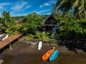 Photo #6 of Toahere Beach House - Beachfront - Pool - Pontoon in Moorea Maiao, French Polynesia