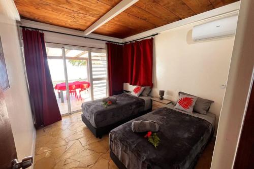 Photo #2 of Enoha Lodge - Climatisation, Fibre, Accès Plage, Parking Privé in Moorea Maiao, French Polynesia