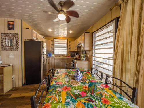 Photo #2 of TAHITI - Bungalow Taharuu Surf Piti in Papara, French Polynesia