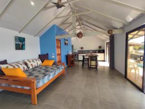 Photo #4 of TAHITI - Taharaa Beach Bungalow in Punaauia, French Polynesia