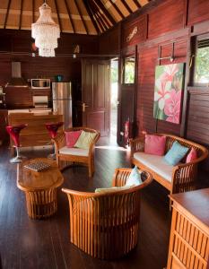 Photo #4 of Robinson's Cove Villas - Deluxe Wallis Villa in Moorea Maiao, French Polynesia