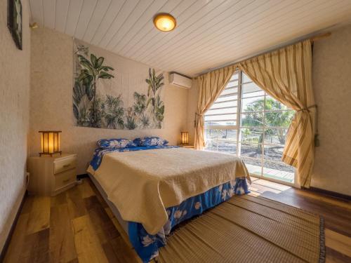 Photo #2 of TAHITI - Bungalow Taharuu Surf Hoe in Papara, French Polynesia