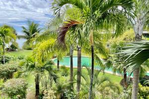 Photo #4 of Meherio Beach Carlton- Tahiti - beachfront luxury residence & pool in Puna auia, French Polynesia