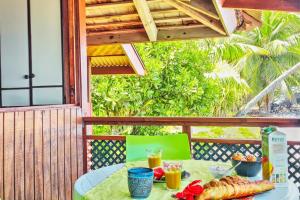 Photo #4 of Tamanu House Hitiaa - Tahiti, Lodge en bord de mer, Plage privée, Wifi, géré par FareBnB Gestion in Puna auia, French Polynesia