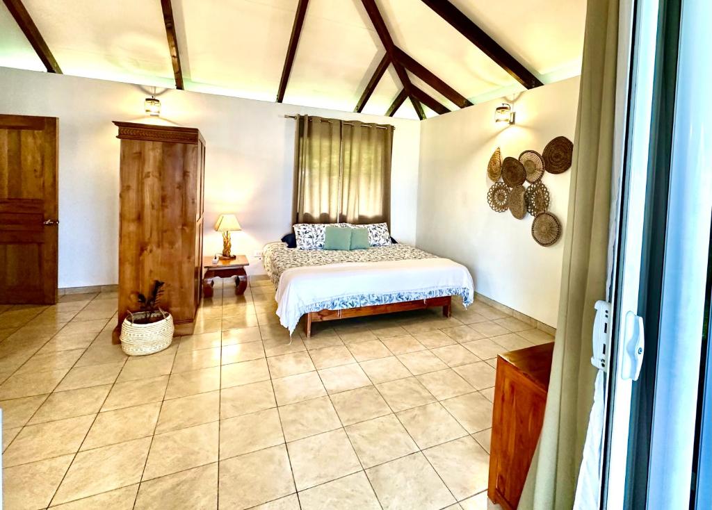 Photo of O'coco Bungalow- Breathtaking waterfront views, endless memories in Pā ea, French Polynesia