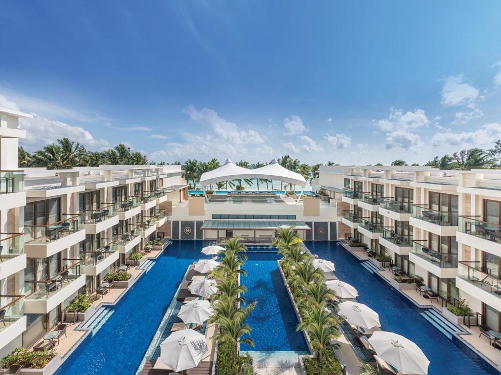 Photo of Henann Palm Beach Resort in Malay, Philippines