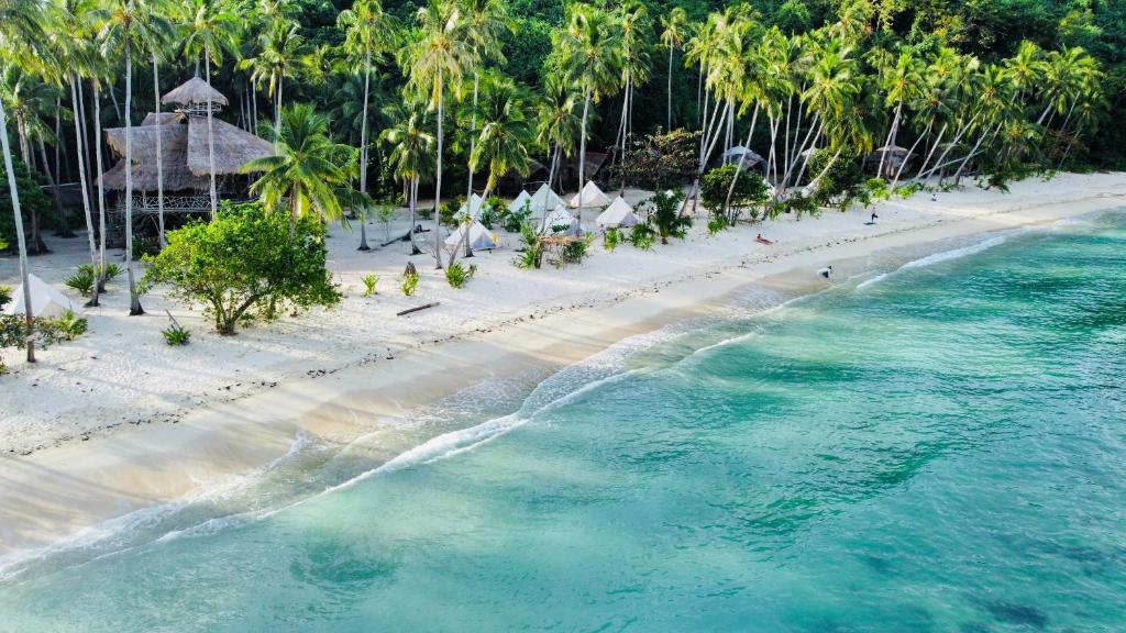 Photo #1 of Dryft Darocotan Island in El Nido, Philippines