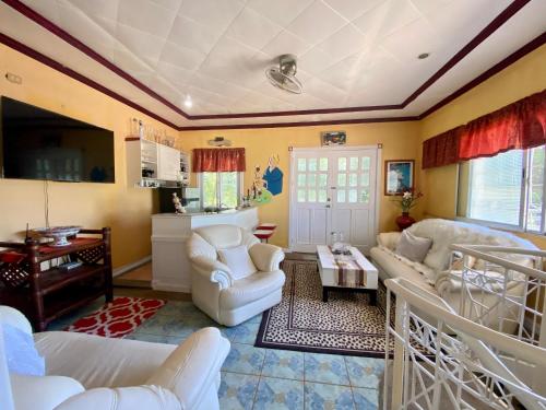 Photo #2 of La Casa Blanca Binoclutan in Botolan, Philippines