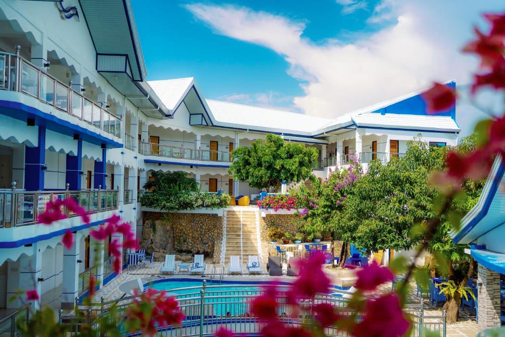 Photo of Santiago Cove Hotel and Restaurant in Santiago, Philippines
