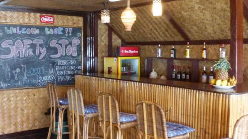Photo #3 of Bangka Hostels in El Nido, Philippines