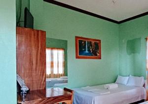 Photo #5 of RedDoorz at July's Haven Seaside Pension Camiguin in Mambajao, Philippines