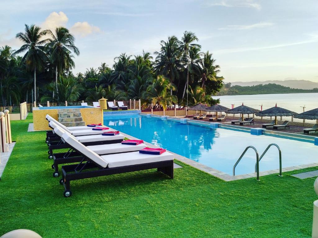 Photo of Foxy's Beach Resort in San Vicente, Philippines