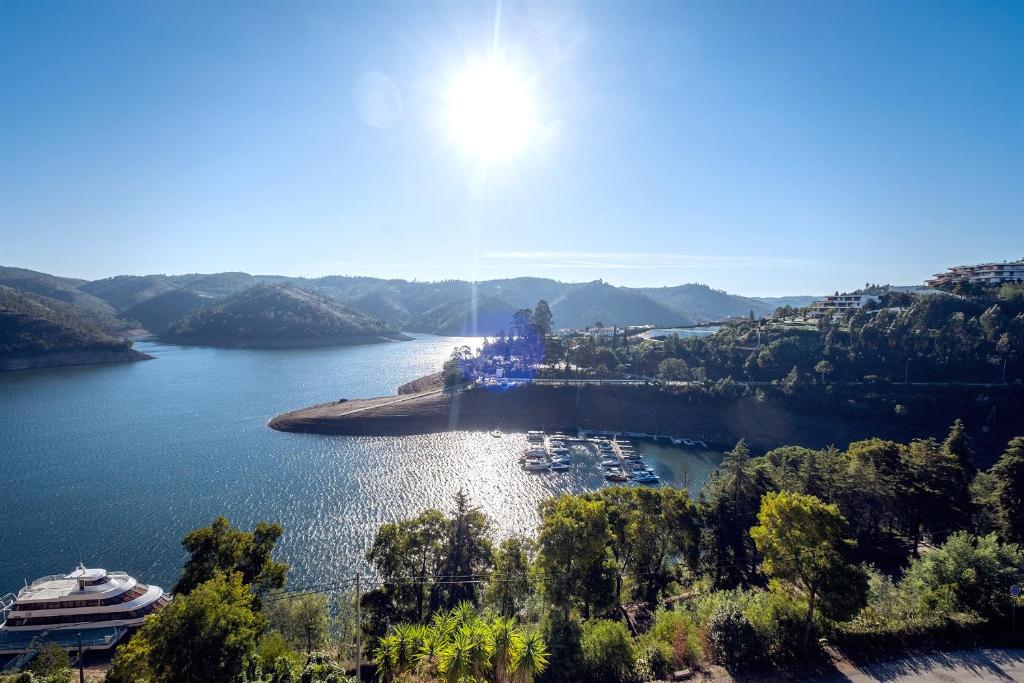 Photo of Blue Lake House in Castanheira, Portugal
