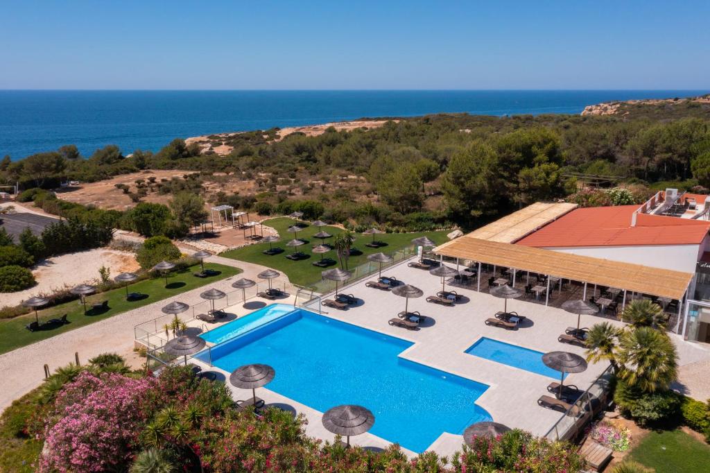 Photo of Vila Alba Resort in Lagoa, Portugal