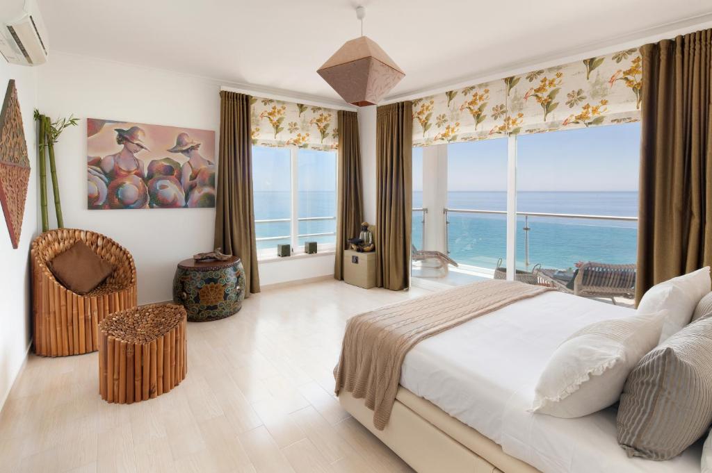 Photo #1 of CALI Deluxe Holidays, Sesimbra in Sesimbra, Portugal