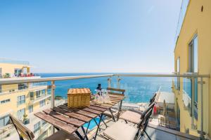 Photo #6 of Sesimbra Sunshine Cliffs in Sesimbra, Portugal