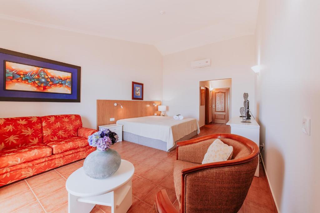 Photo #1 of Villa Amore Accommodation in Calheta, Portugal