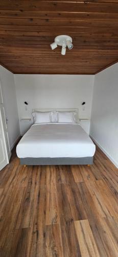 Photo #2 of Refúgio das Marés in Rabo de Peixe, Portugal