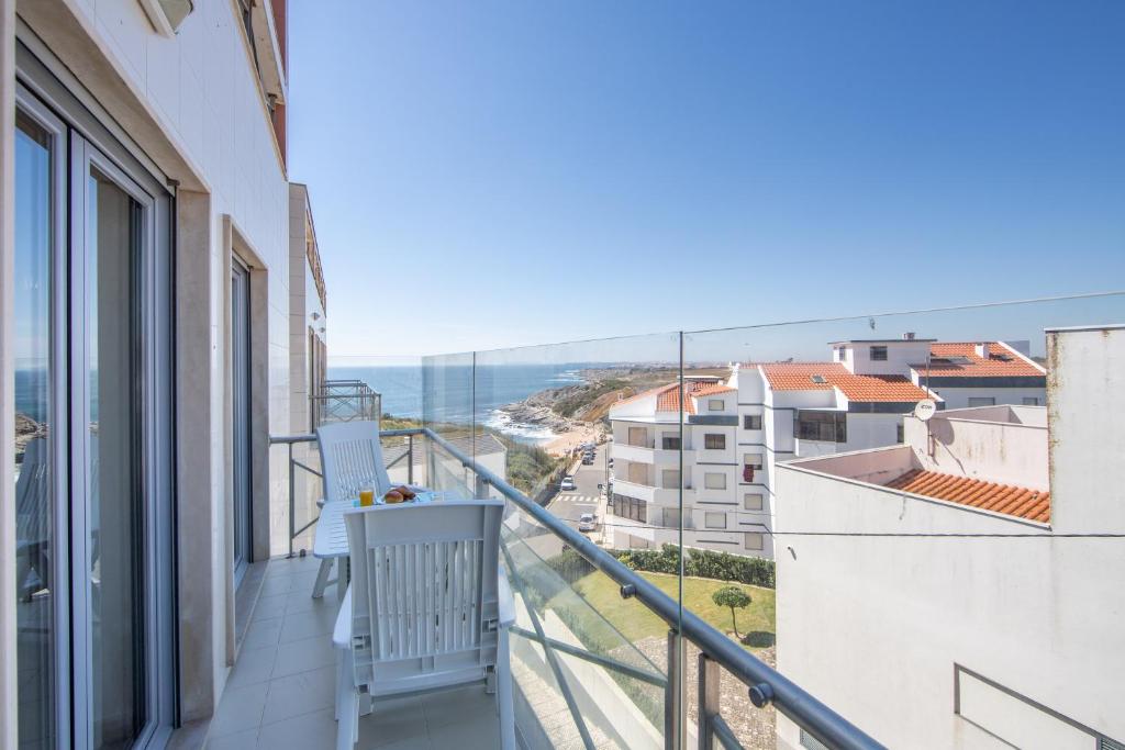 Photo of São Bernardino Beach Bay Apartment - BB in Atouguia da Baleia, Portugal