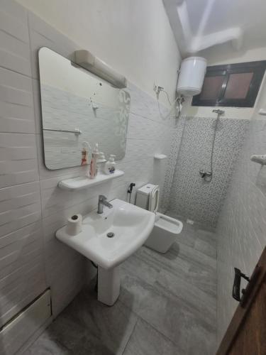 Photo #3 of Superbe studio surplombant la plage de yoff A5 in Dakar, Senegal