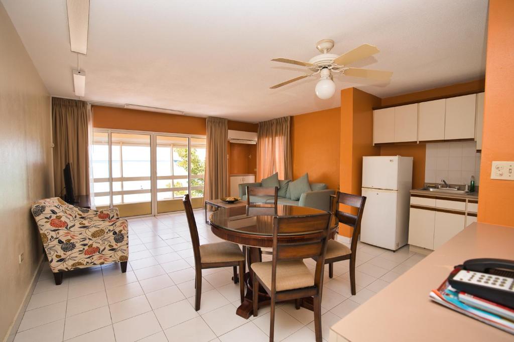 Photo of Horizon View Beach Hotel in Philipsburg, Sint Maarten