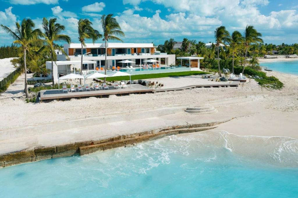 Photo of A paradise of villa that provides an ultimate luxury vacation experiences in Long Bay Hills, Turks and Caicos Islands