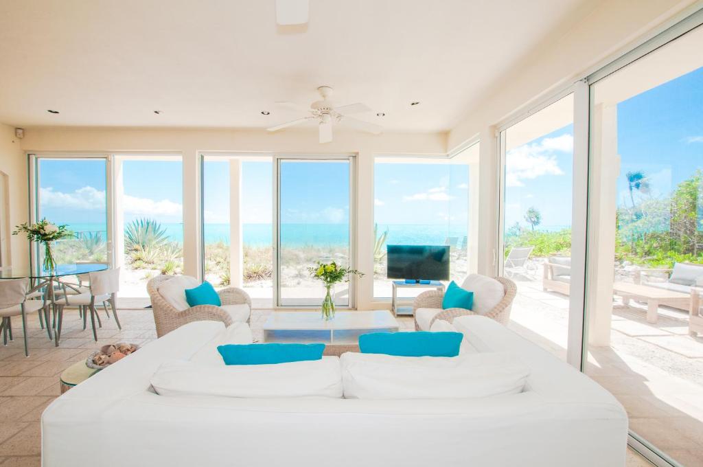 Photo of Aqua Del Rose 1 BR Cottage in Long Bay, Turks and Caicos Islands