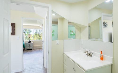 Photo #3 of Villa Turkuaz in Grace Bay, Turks and Caicos Islands