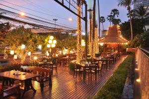 Photo #5 of Jomtien Palm Beach Hotel and Resort in Muang Pattaya, Thailand