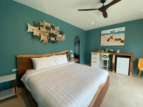 Photo #2 of Le Petit Saint Tropez in Nakhon Si Thammarat, Thailand
