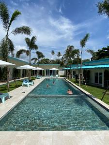 Photo #4 of Le Petit Saint Tropez in Nakhon Si Thammarat, Thailand