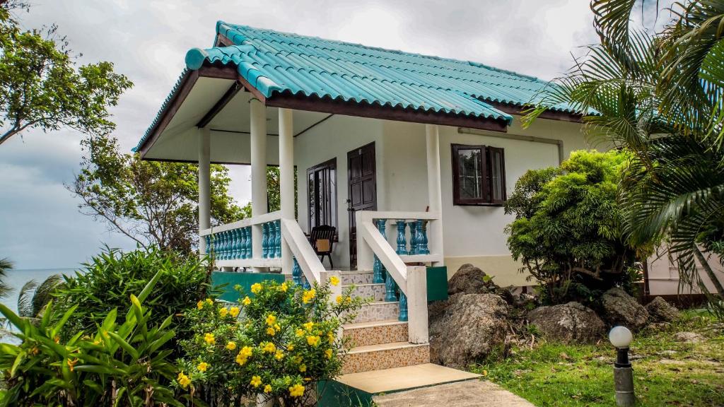 Photo #1 of Dragon Hut Resort in Ko Pha ngan, Thailand