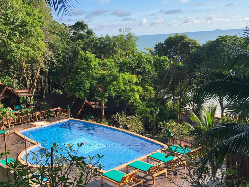 Photo of Koh Jum Ocean Beach Resort in Nuea Khlong, Thailand