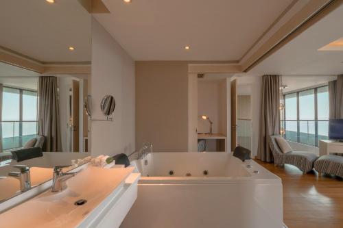 Photo #3 of Cape Dara Resort in Muang Pattaya, Thailand