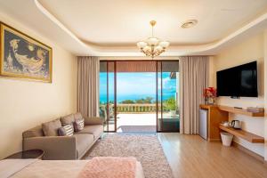 Photo #6 of Ocean Pearl Seaview Residence in Tambon Rawai, Thailand