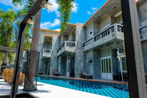 Photo #2 of See Through Resort Haad Yao in Ko Pha ngan, Thailand