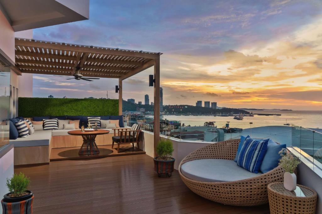 Photo #1 of Avani Pattaya Resort in Amphoe Bang Lamung, Thailand