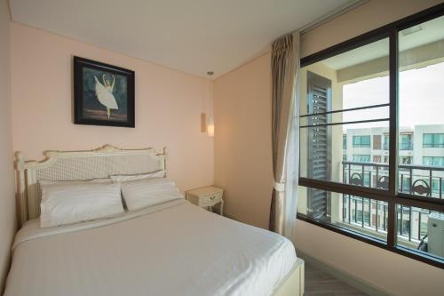 Photo #2 of Marrakesh huahin 4bedrooms with seaview 248 in Tambon Nong Kae, Thailand