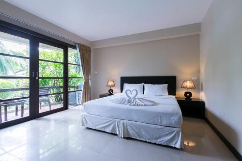 Photo #2 of Thongtakian Resort in Maret, Thailand