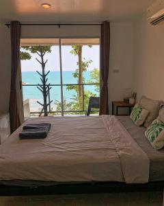 Photo #4 of Cliff Cottage in Ko Chang, Thailand