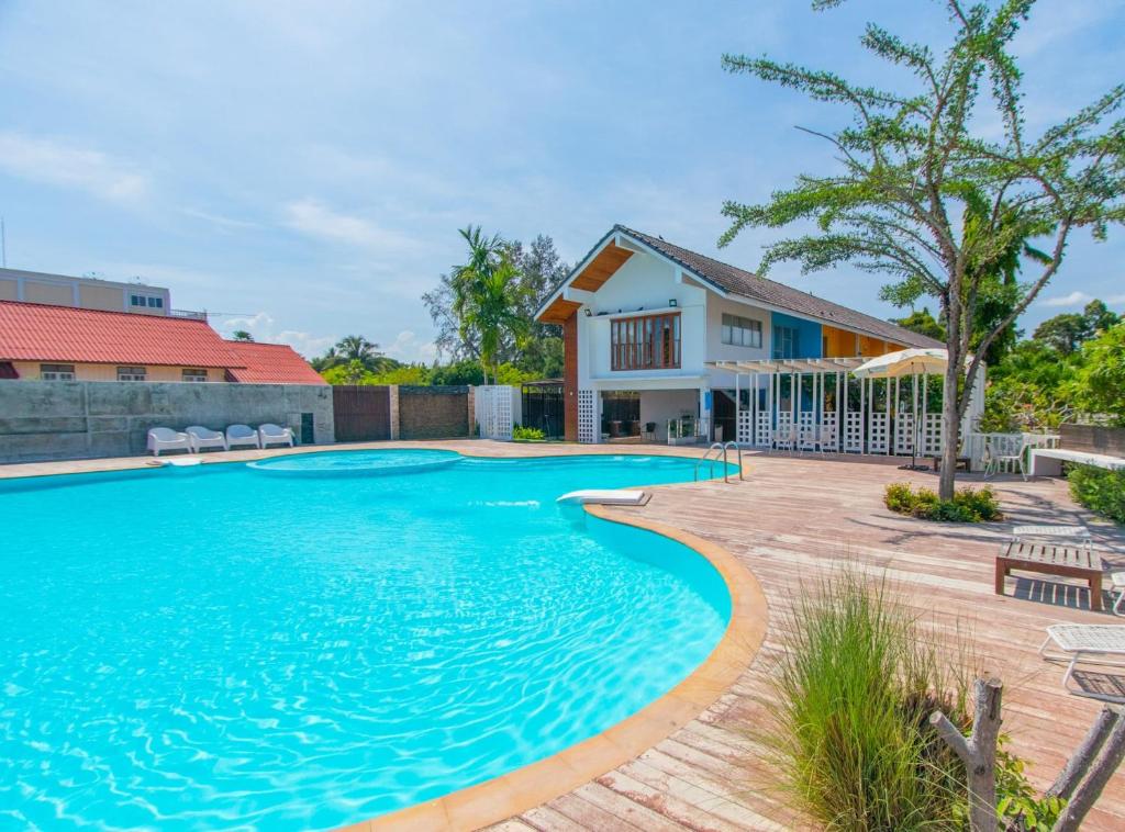 Photo #1 of Bangsaphan Resort in Mae Nam, Thailand