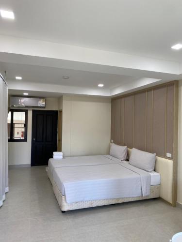 Photo #2 of The Shade Residence in Pattaya, Thailand