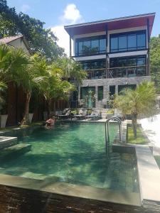Photo #4 of 15 Palms Beach Resort in ตำบล เกาะช้าง, Thailand