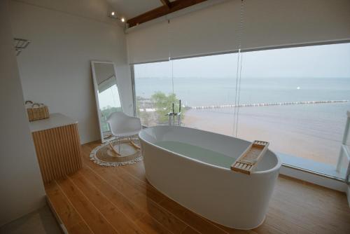 Photo #3 of Seashell Village Resort in Tambon Khlong Khut, Thailand