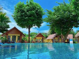 Photo #4 of Dong Talay Lipe Beach Resort in Koh Sarai, Thailand