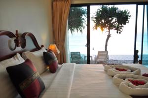 Photo #4 of Lanta Seafront Resort in Tambon Ko Lanta Yai, Thailand