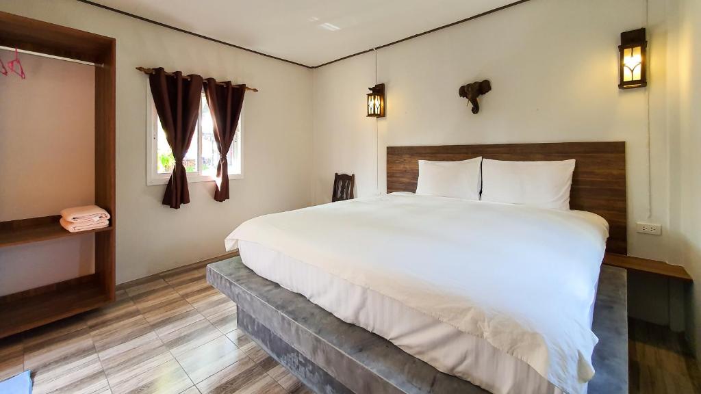 Photo #1 of New Harrys Sunset Resort - Klong Nin Beach in Tambon Ko Lanta Yai, Thailand