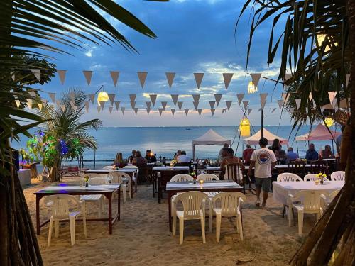Photo #2 of New Harrys Sunset Resort - Klong Nin Beach in Tambon Ko Lanta Yai, Thailand
