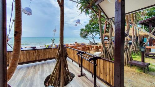 Photo #3 of New Harrys Sunset Resort - Klong Nin Beach in Tambon Ko Lanta Yai, Thailand